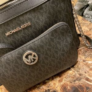 Micheal Kors Crossbody